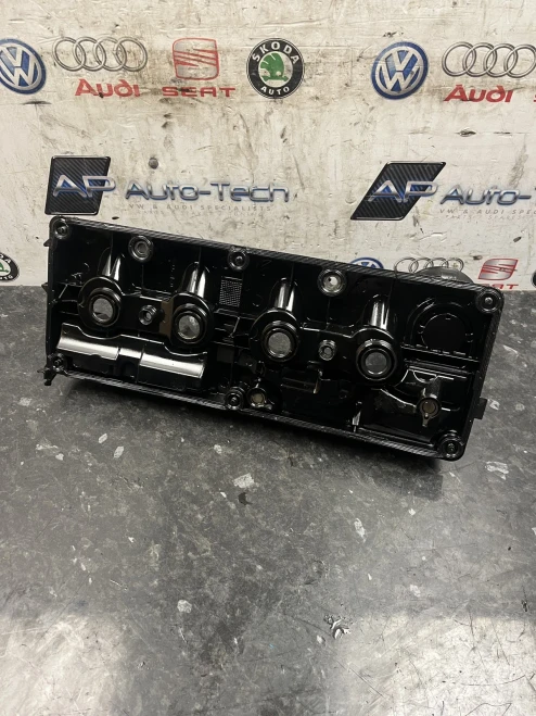 2011 Volkswagen Golf 1.6L Diesel TDI Used Valve Cover 03L 106 469