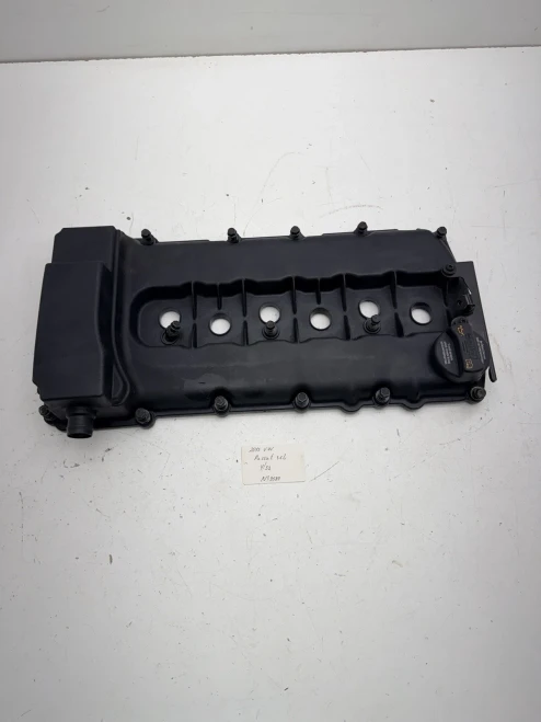 2012-2015 Volkswagen Passat 3.6L Used OEM Valve Cover