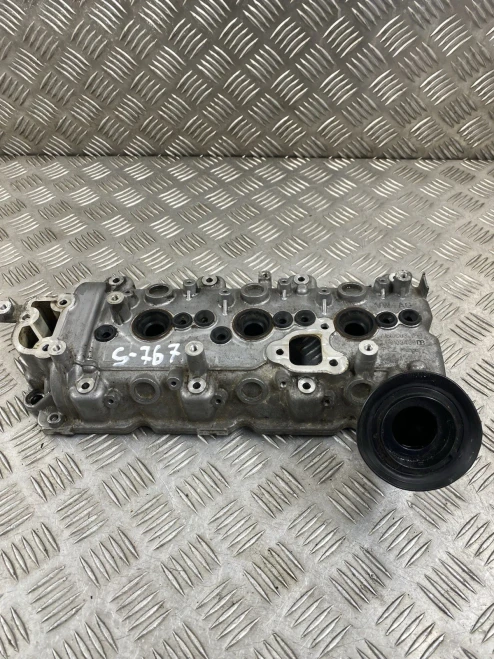 2019 Volkswagen Touareg Used Valve Cover 059103469DB
