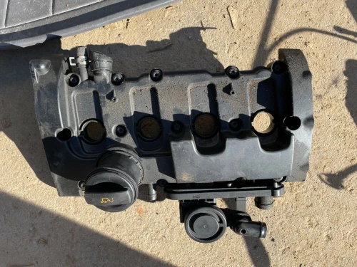 Volkswagen Eos / Jetta / Passat 2.0L Turbo Used Valve Cover