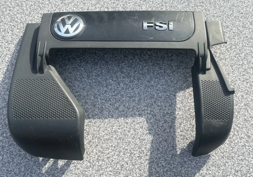 Volkswagen Golf / Jetta / Touran / Passat 2.0L FSI Used OEM Engine Cover 06F103925