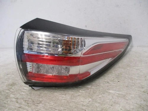 2015 Nissan Murano Passenger RH Tail Lamp OEM used OEM tail light assembly