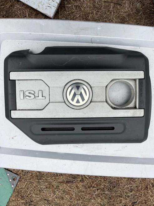 Volkswagen Jetta 2.0L Used OEM Engine Cover