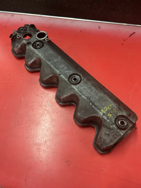 Volkswagen Transporter 2.5L Diesel TDI Used Valve Cover 074103469F