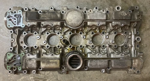 2003-2007 Volvo S60 / S80 2.5L Turbo Used Valve Cover