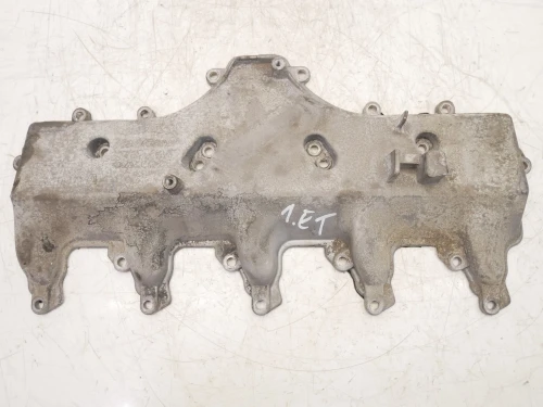 2005 Volvo XC90 2.4L AWD Used Valve Cover