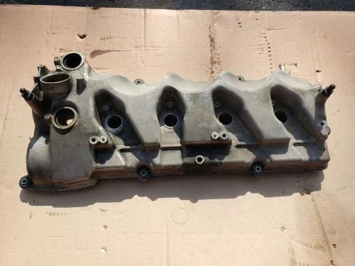 2005-2011 Volvo XC90 Right V8 Used OEM Valve Cover
