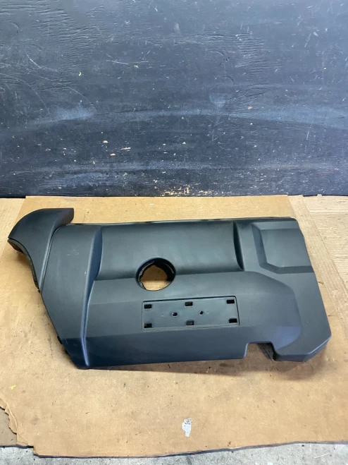 2008, 2015 Volvo XC70 3.2L Upper Used Engine Cover
