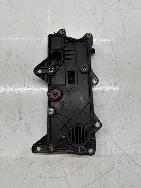 2019 Volvo V40 2.0L Used Valve Cover