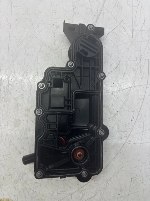 2022 Volvo XC40 2.0L Hybrid Used Valve Cover