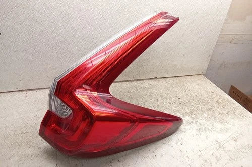 2018 Honda CRV Passenger RH Tail Lamp Quarter Mounted OEM used OEM tail light assembly