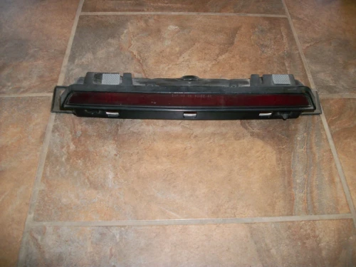 1990-1992 Cadillac Fleetwood Used OEM Third Brake Light 16511915