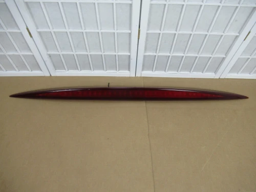 2002-2006 Cadillac Escalade Red Used OEM Third Brake Light