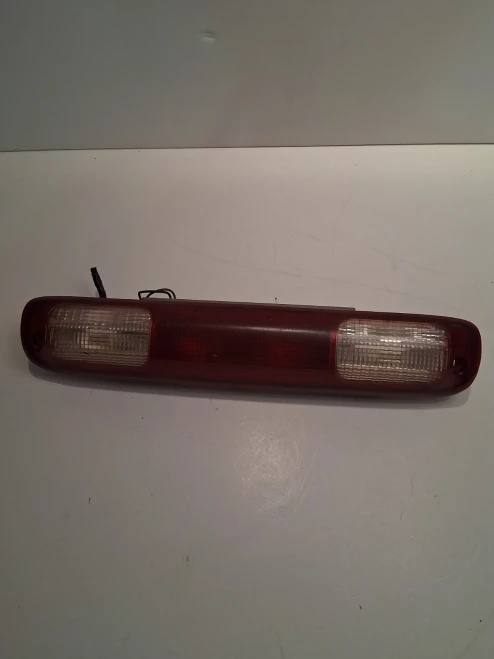1999-2007 Chevrolet Silverado Used OEM Third Brake Light 16525205