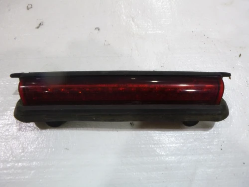 2000-2006 Chevrolet / GMC Tahoe / Suburban / Yukon Used OEM Third Brake Light