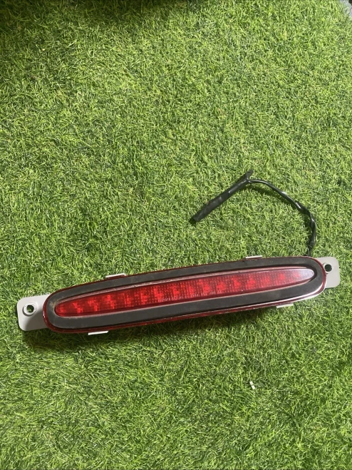 2000-2007 Chevrolet Impala / Monte Carlo Used OEM Third Brake Light 54533258