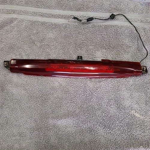 2002-2009 Chevrolet / GMC Trailblazer / Envoy Used Third Brake Light 15000045