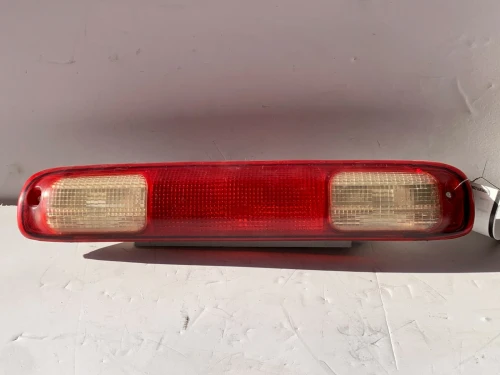2003-2006 Chevrolet Silverado Used OEM Third Brake Light