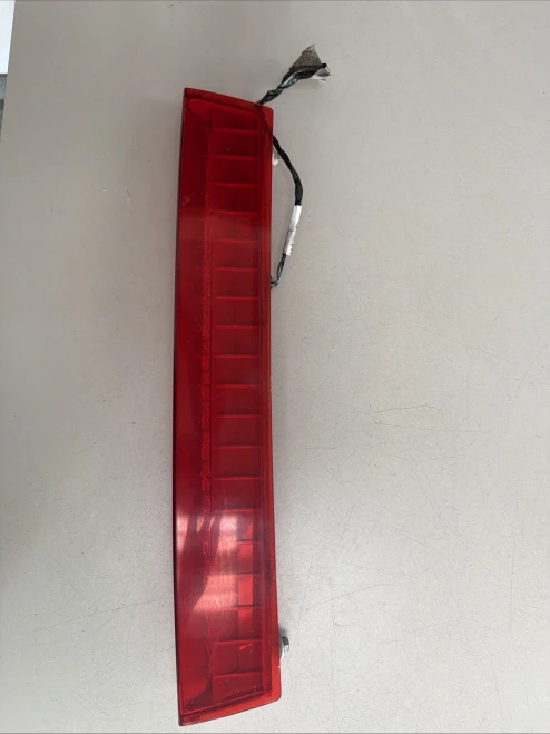 2007-2014 Chevrolet / GMC Tahoe / Yukon Used OEM Third Brake Light