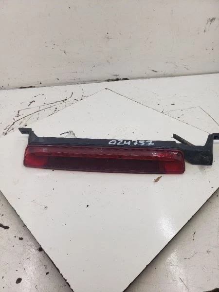 2008 Chevrolet Equinox Used Third Brake Light 15242149