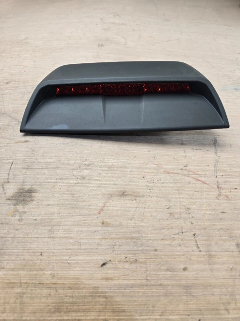 2011-2015 Chevrolet Cruze Used OEM Third Brake Light 96828256