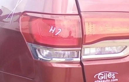 20 Jeep Grand Cherokee LH Driver Tail Light Lamp Quarter Mount OEM OEM used OEM tail light assembly