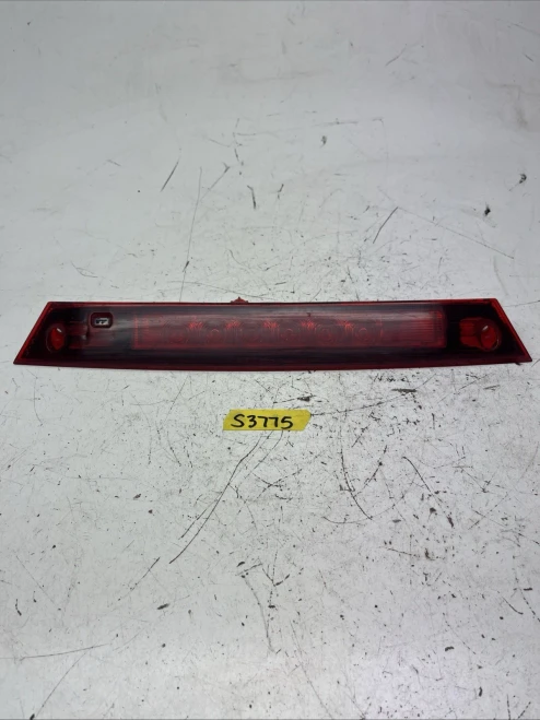 2005-2007 Ford Escape Used OEM Third Brake Light