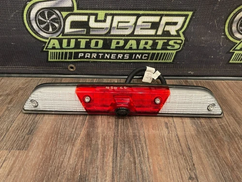 2022 Ford F-350 / F-450 With Camera Used OEM Third Brake Light