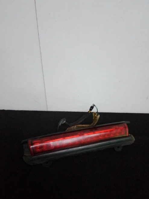 2000-2006 GMC / Chevrolet Yukon / Suburban / Tahoe Used Third Brake Light
