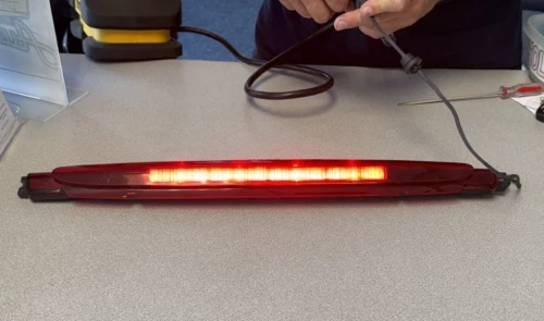 2002-2009 GMC Envoy Used OEM Third Brake Light 15201921