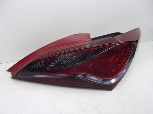 2013-2016 Hyundai Genesis Cpe Passenger Right Tail Lamp Assembly OEM used OEM tail light assembly