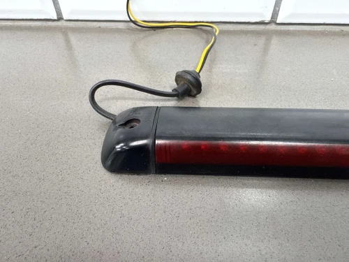 2003-2009 Hummer H2 Used Third Brake Light 15145321