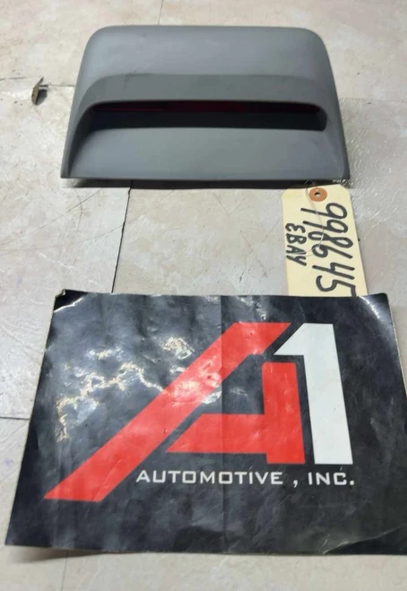 2010 Hyundai Elantra Used OEM Third Brake Light