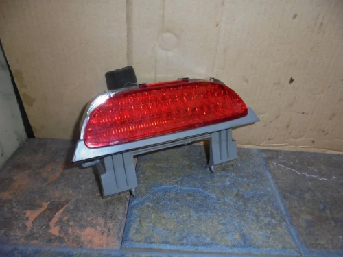 2005 Kia Sedona Used Third Brake Light