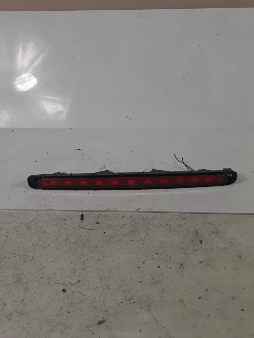 2007-2009 Mercedes-Benz E500 Used OEM Third Brake Light A2118201456