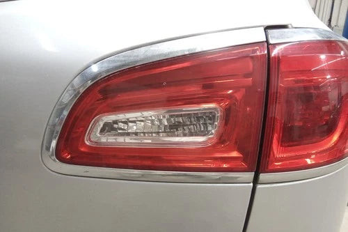 13 14 15 16 17 Buick Enclave Passenger RH Lid Mounted Tail Light Lamp OEM used OEM tail light assembly