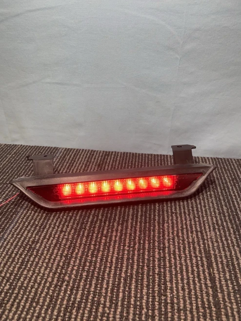 2005-2008 Nissan Pathfinder / Xterra Used Third Brake Light 26590-EA50A