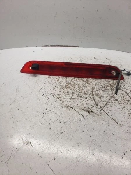 2004 Saturn Vue Used Third Brake Light 10367401