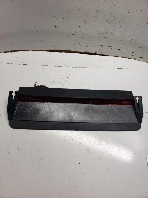 2008 Volkswagen Passat Used Third Brake Light