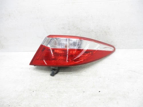 15 16 17 Toyota Camry Passenger RH Tail Lamp Quarter Panel Mounted OEM used OEM tail light assembly