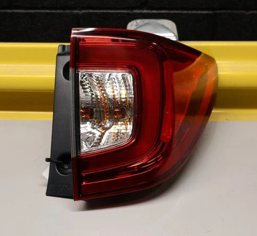 2020 - 2022 Honda Pilot Right Passenger Quarter Mounted Tail Light Lamp OEM used OEM tail light assembly