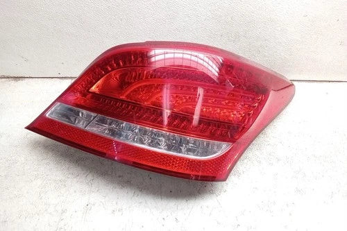 2012 Hyundai Equus Passenger RH Tail Lamp Assembly OEM used OEM tail light assembly