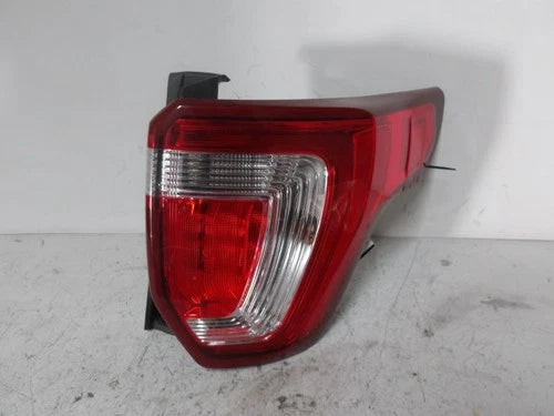 2016-2019 Ford Explorer Passenger RH Tail Light Lamp OEM used OEM tail light assembly