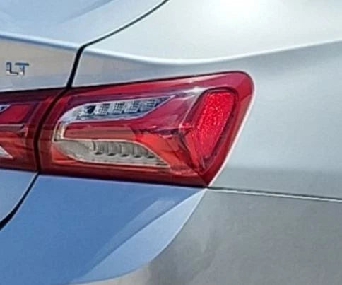 2020-2024 Chevrolet Malibu Quarter Mount Passenger RH Tail Light Lamp OEM OEM used OEM tail light assembly