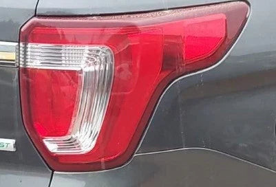 2016-2019 Ford Explorer RH Passenger Tail Light Lamp OEM used OEM tail light assembly