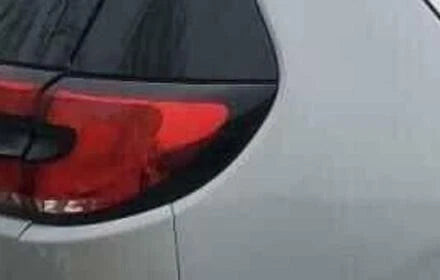 2021-2025 Chrysler Pacifica Passenger RH Quarter Mounted Tail Light Lamp OEM OEM used OEM tail light assembly