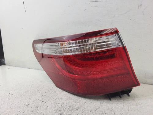 2007-2009 Lexus LS460 Quarter Mount Driver LH Tail Light Lamp OEM OEM used OEM tail light assembly