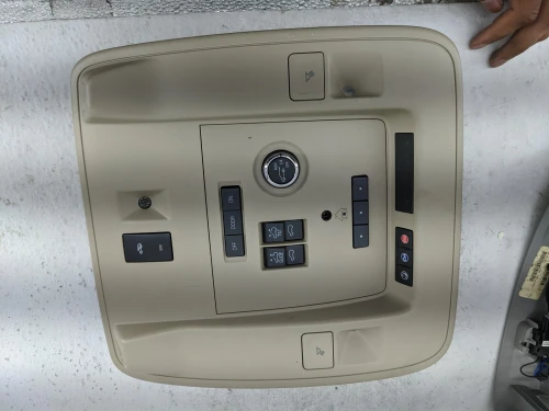 2015-2020 Cadillac Escalade Rear With Climate Controls Used Overhead Console