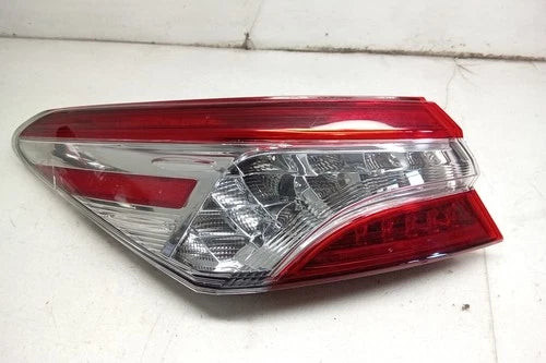 19 2019 Toyota Camry Driver LH Quarter Mounted Tail Light Lamp OEM used OEM tail light assembly