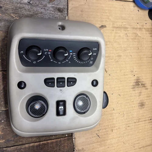 1999-2006 Chevrolet Tahoe Tan Used Overhead Console